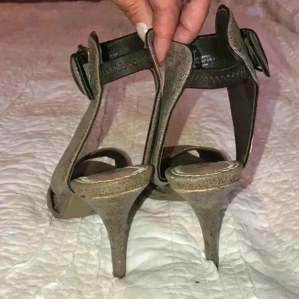 MIA Heels - Picture 3 of 6
